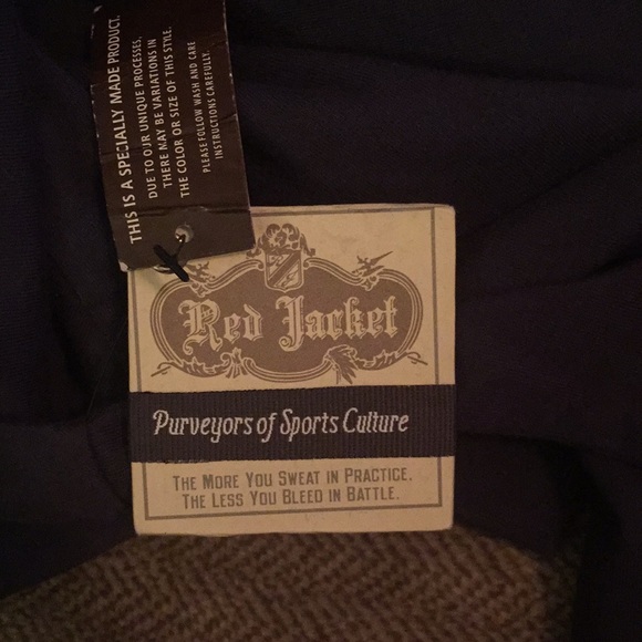 Red jacket - Picture 8 of 9